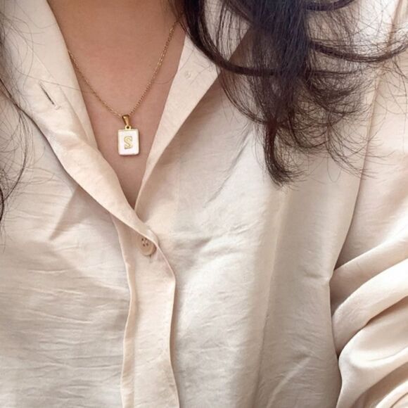 S Letter Initial Pearl Shell Pendant Necklace 18K Gold Plated Stainless Steel - Picture 4 of 4